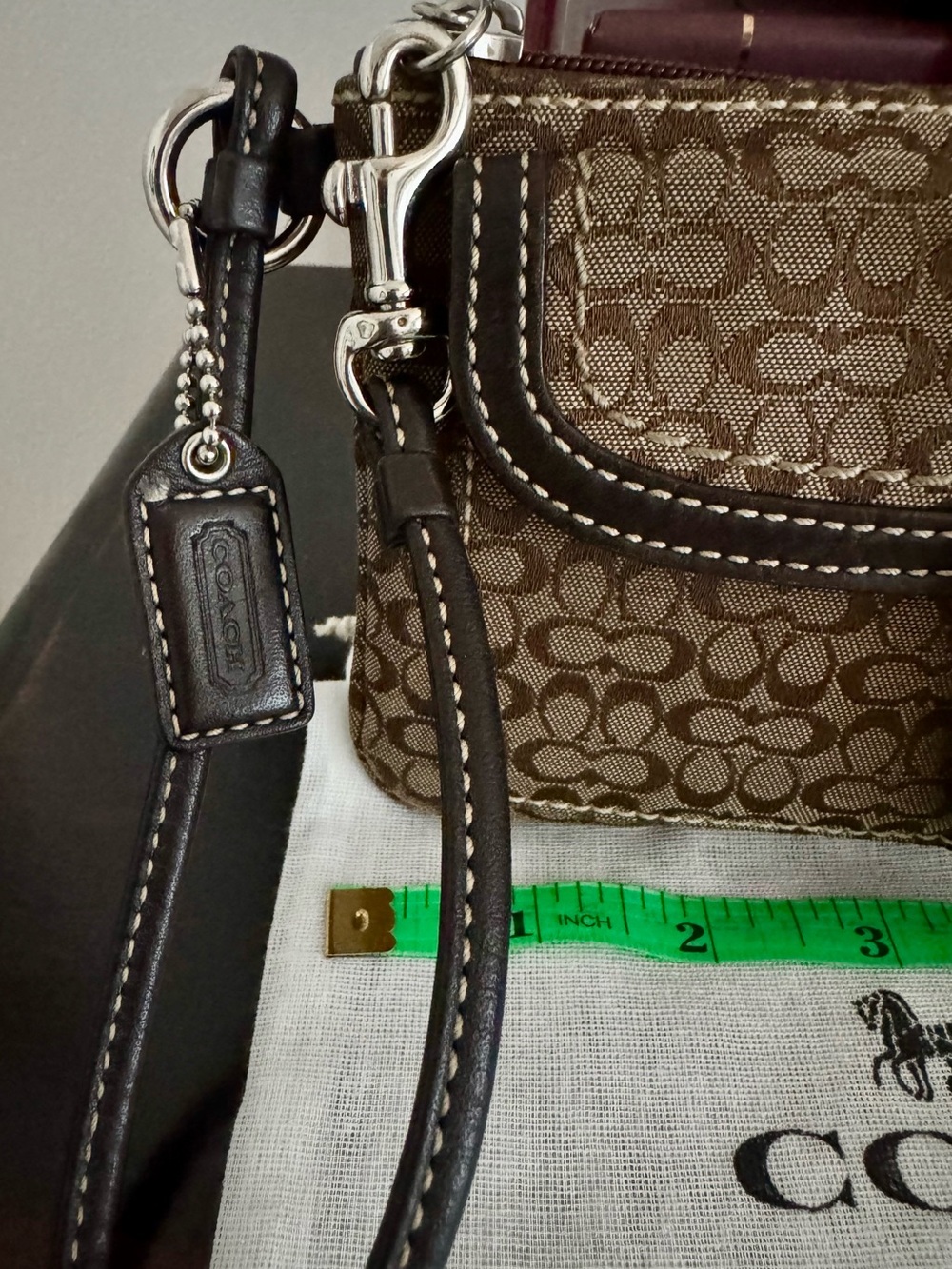 VTG Y2K Coach Soho Khaki Brown Buckle Wristlet W/ Coach Dust Bag - Picture 2 of 11